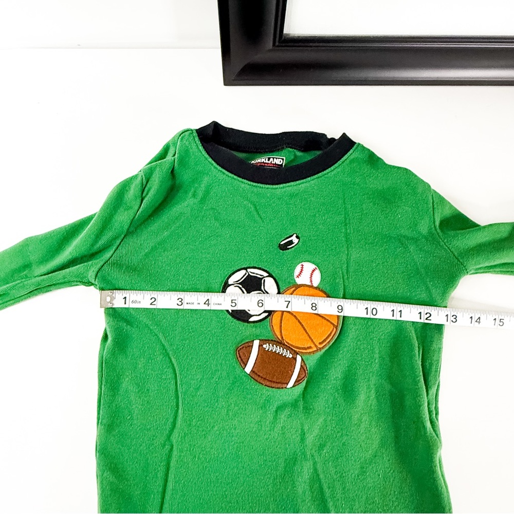 Boys Kirkland Signature Pajama Set Size 8 Green Sports Print Cotton PJs - Picture 4 of 7